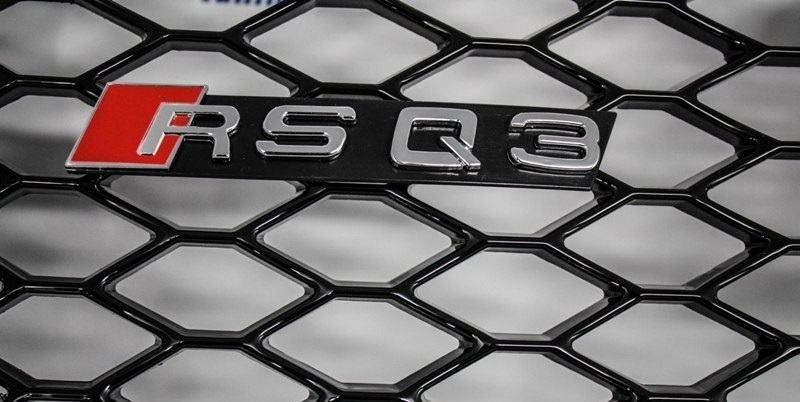 maska za audi q3 - rsq3 dizajn - crna/krom - sportski izgled - slika 5