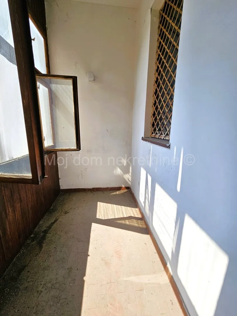 centar, blizina kvatrića, 2,5soban stan s loggiom i balkonom, 69,67m2 - slika 6