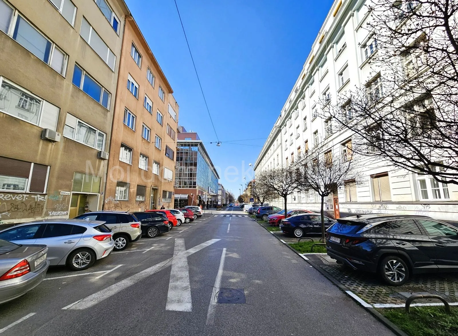 centar, blizina sheratona, prostran građanski stan, 142.95m2, lift - slika 2