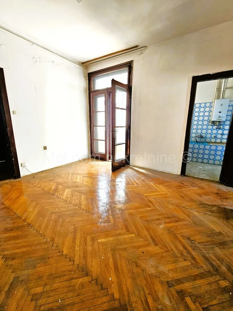 Centar, blizina Kvatrića, 2,5soban stan s loggiom i balkonom, 69,67m2 - Osijek