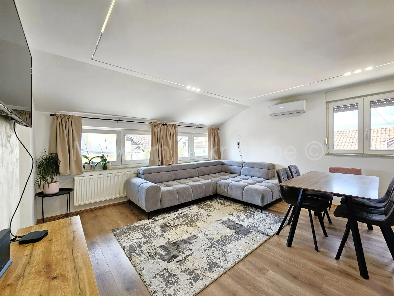 velika gorica, 5 soban stan s balkonom, terasom i vrtom, nkp 89.68m2 - slika 1