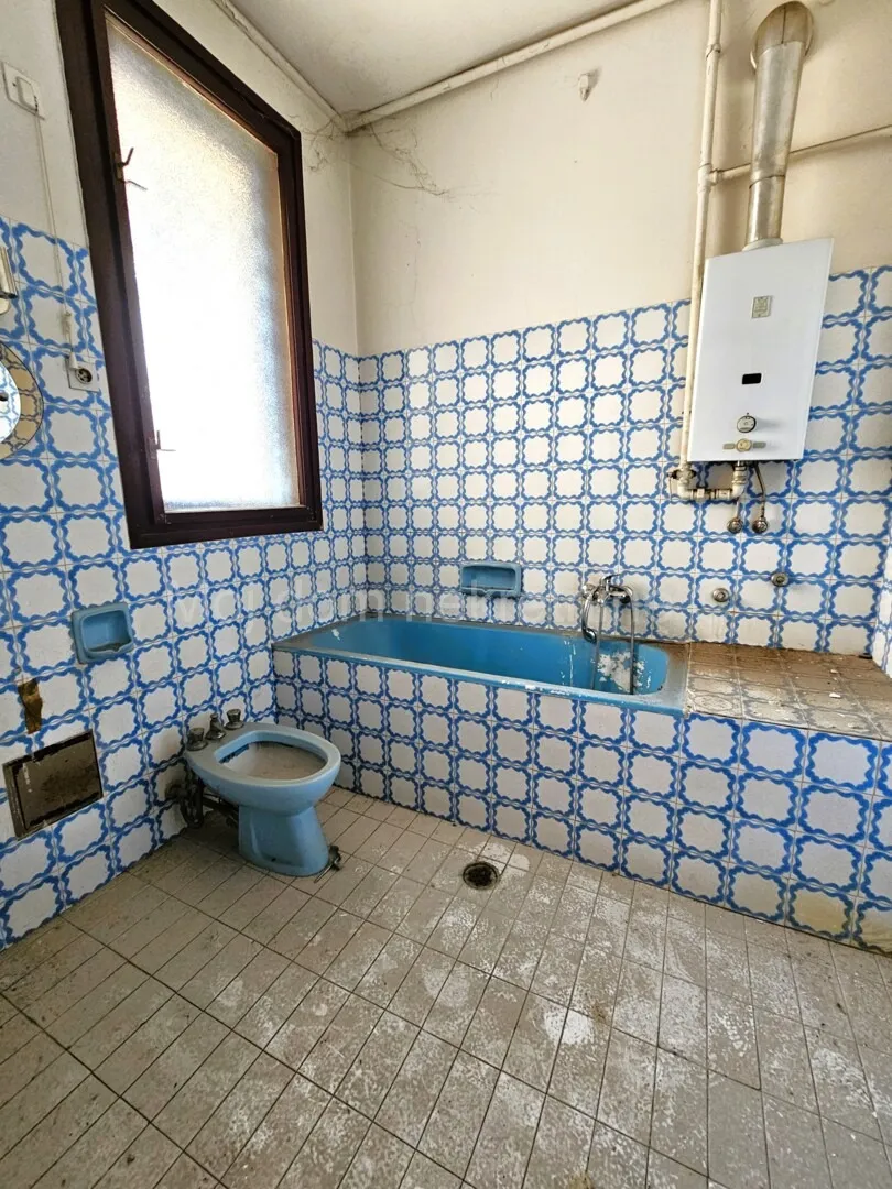 centar, blizina kvatrića, 2,5soban stan s loggiom i balkonom, 69,67m2 - slika 5