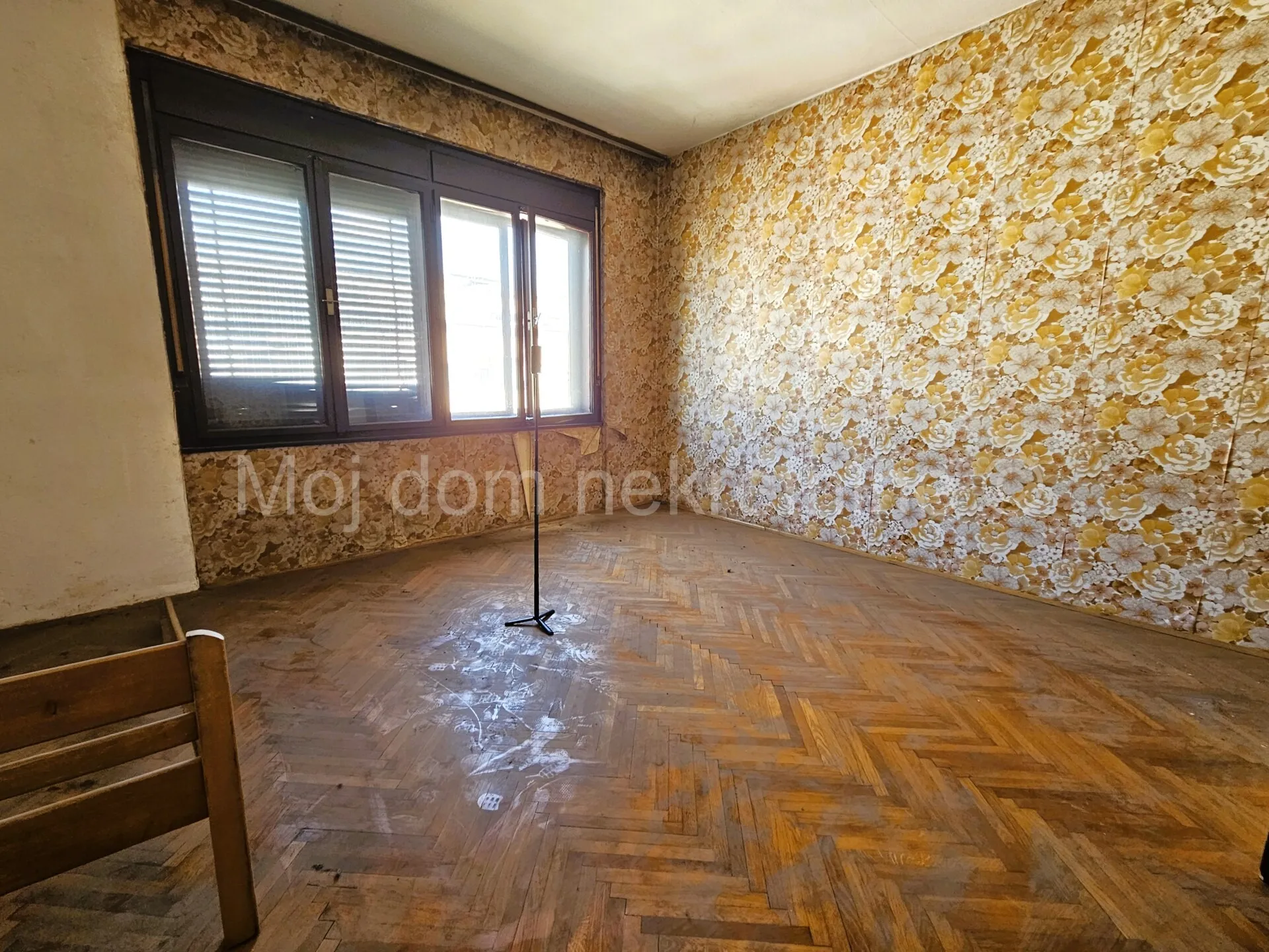 centar, blizina kvatrića, 2,5soban stan s loggiom i balkonom, 69,67m2 - slika 2