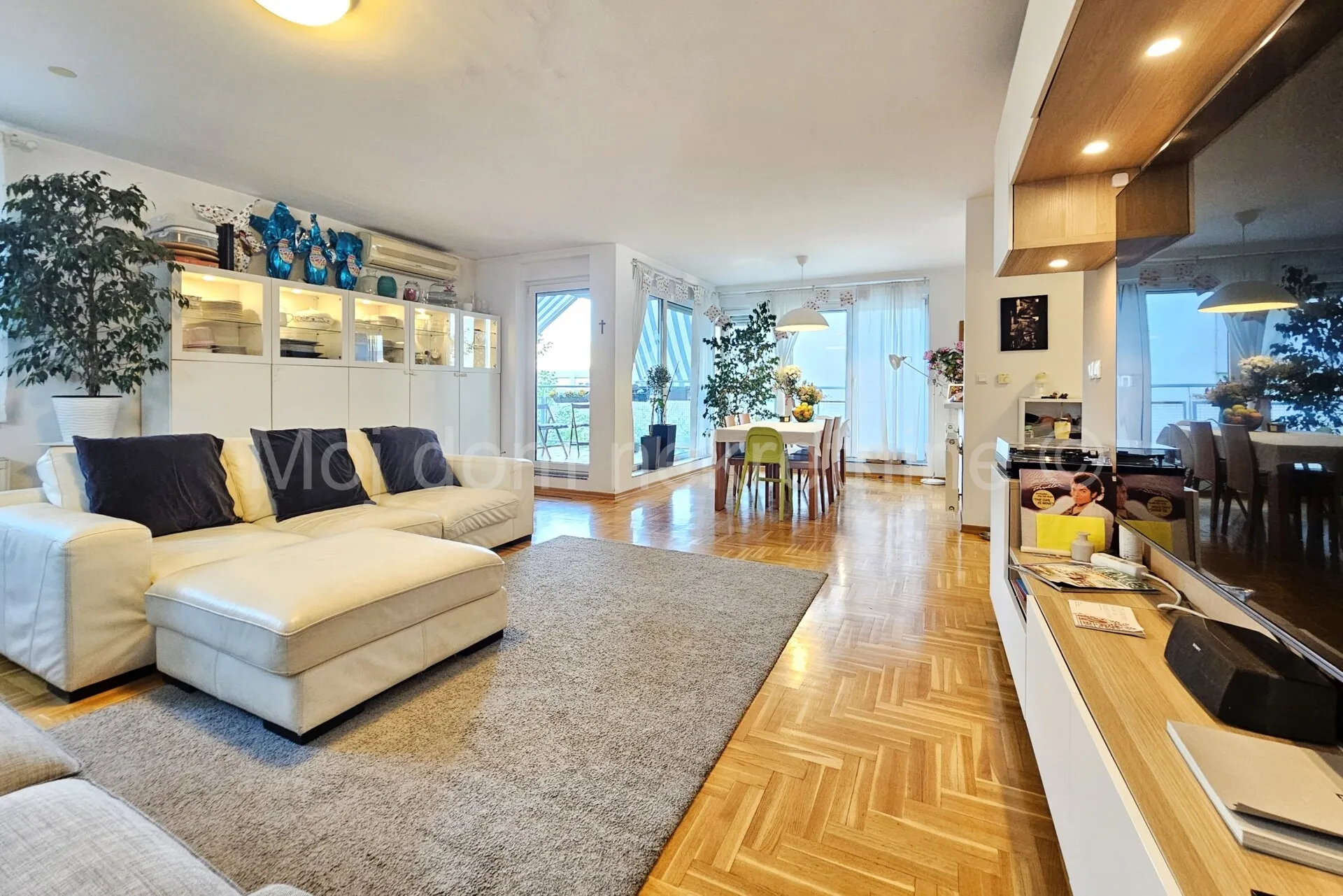bijenik, prekrasan 4 soban stan s terasom, garaža, 2pm, nkp 132.48m2 - slika 17
