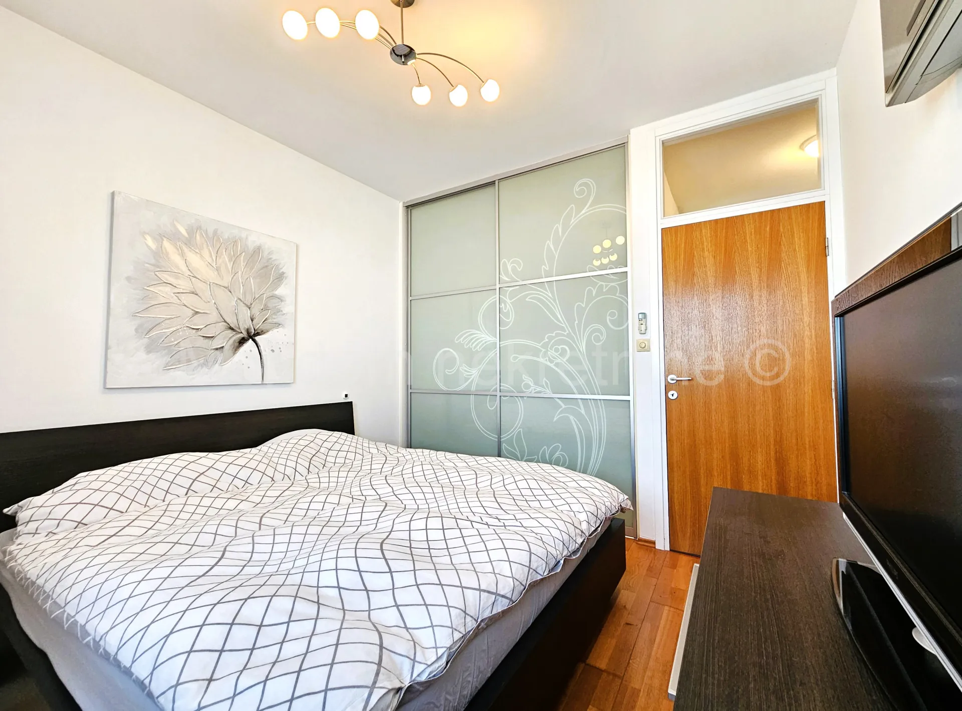 novi jelkovec, predivan 4 soban s loggiom, garaža s 2pm, nkp 95.17m2 - slika 9