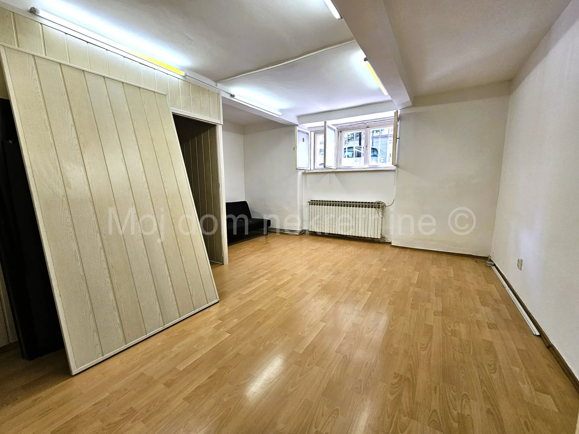 Centar, Ul.Pavla Hatza, 1soban stan, suteren, 42.75m2 - Osijek