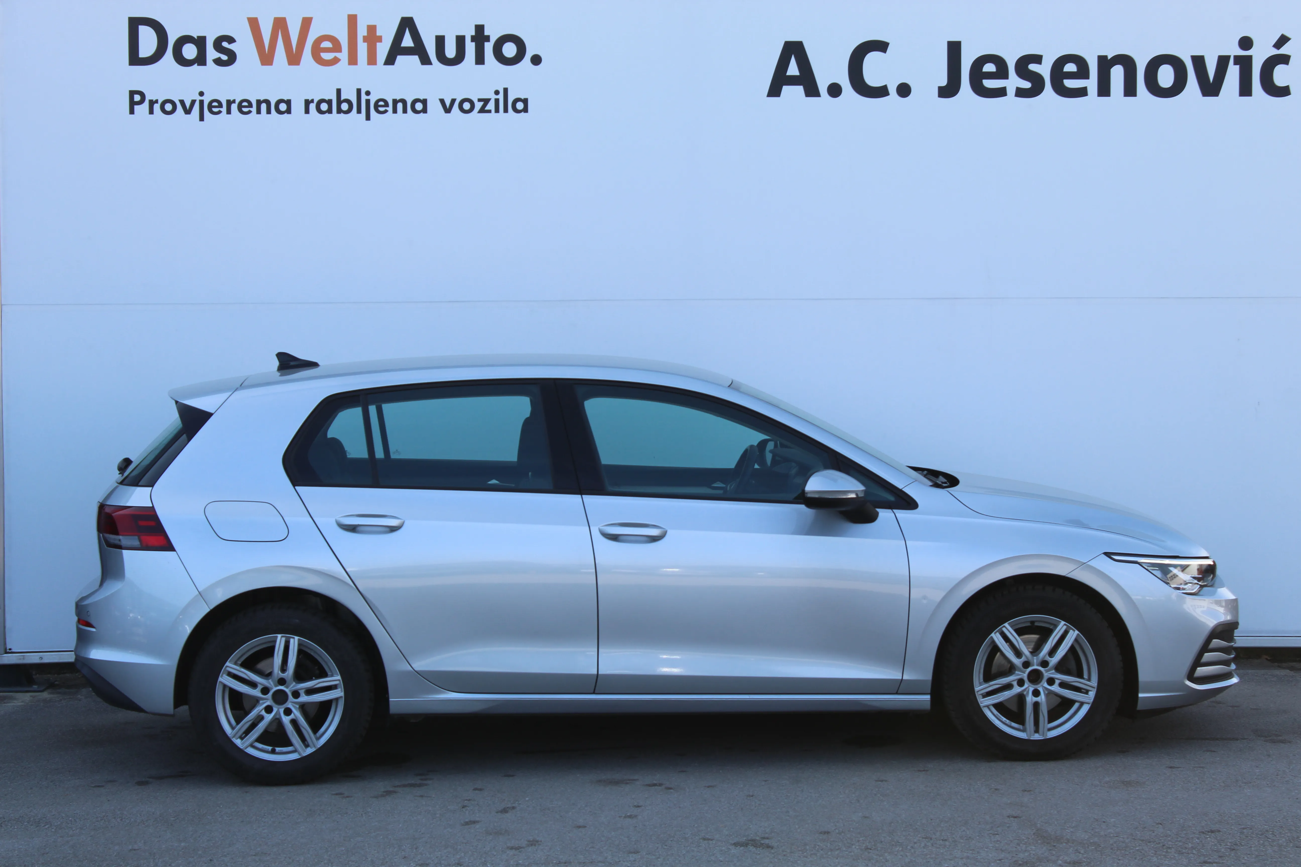 13112 volkswagen golf 2.0 tdi life - slika 4