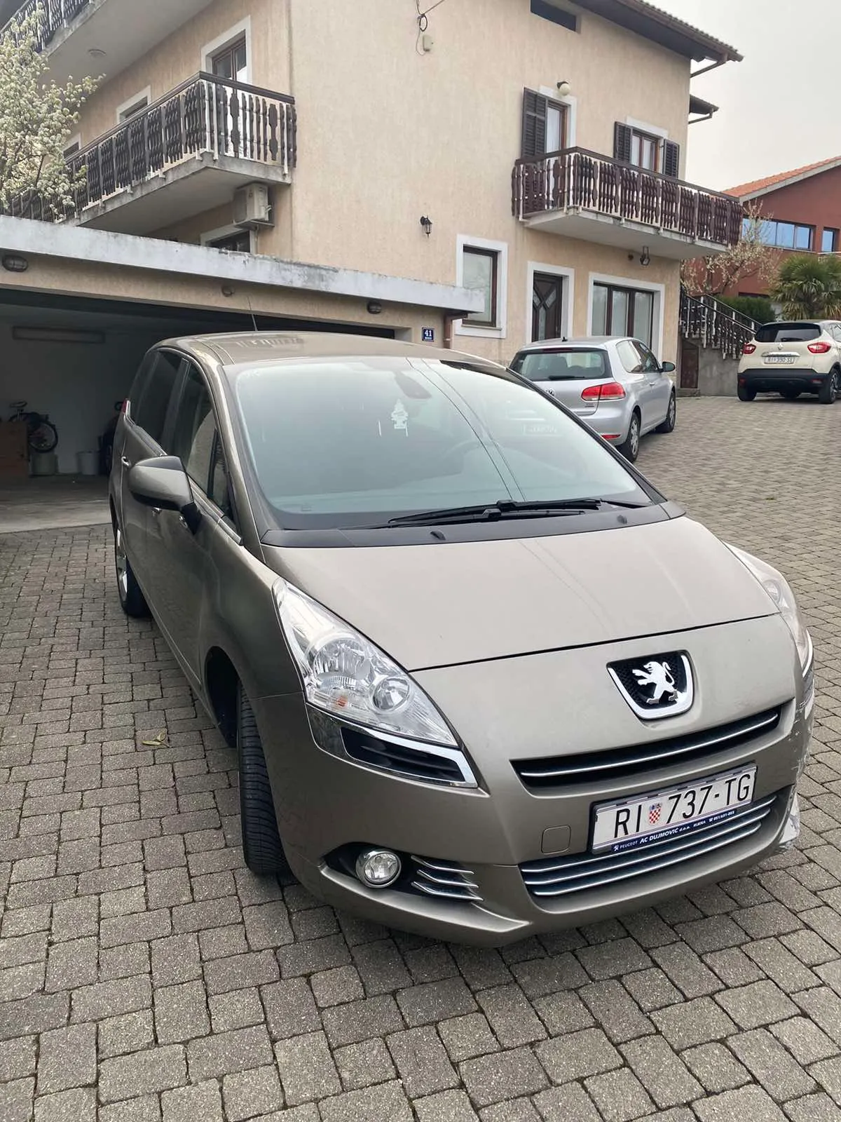 peugeot 5008 1.6hdi - slika 1