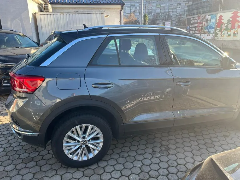 vw t-roc 1,0 tsi, navi, parking senzori i kamera 4x garancije! - slika 8
