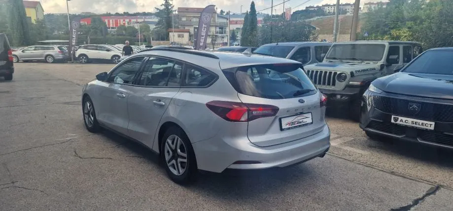 ford focus 1.5 tdci - automatik - 2022 - redizajn - navi - reg 1 god ! - slika 4
