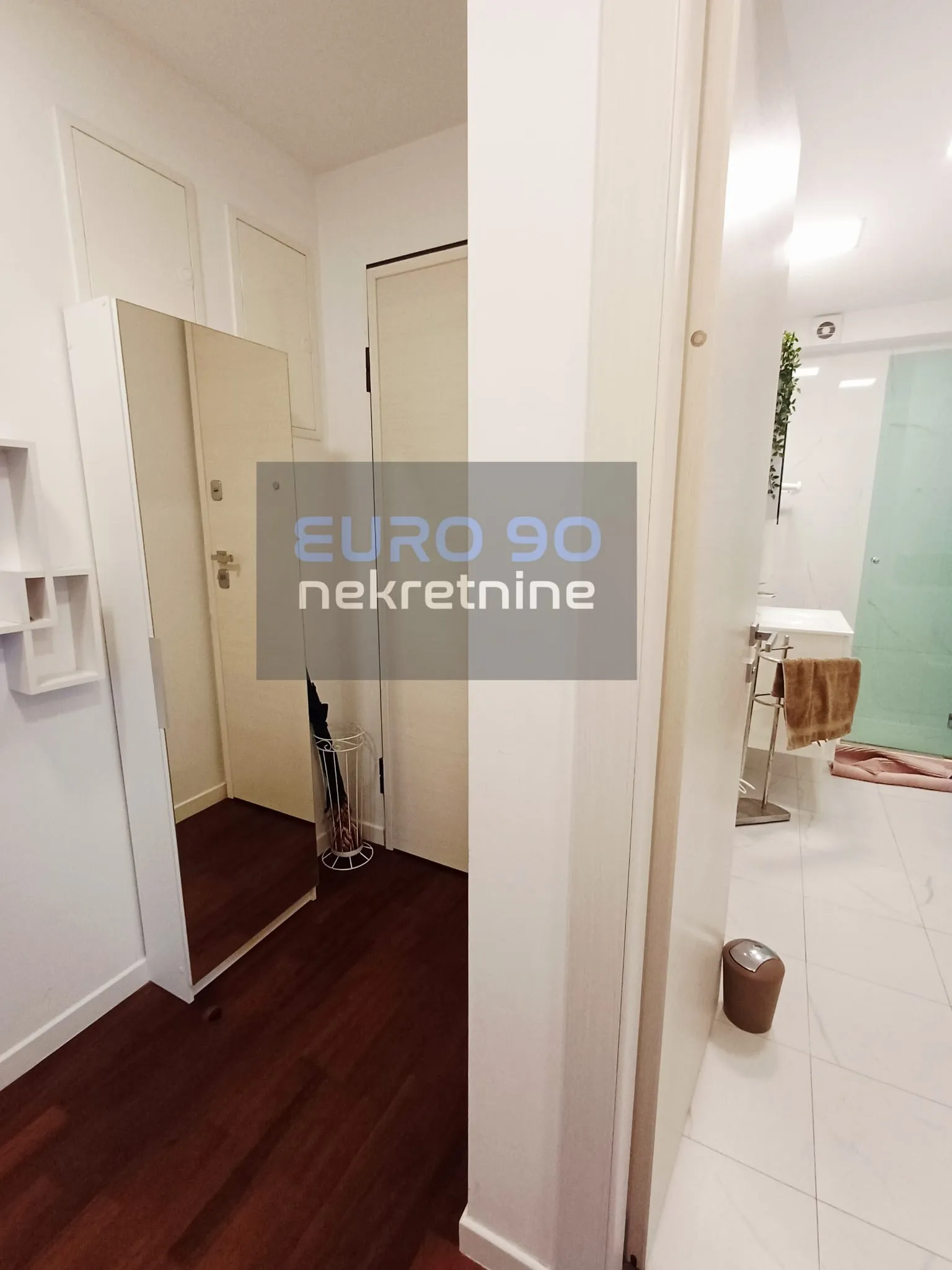 zadar-mocire/borik- namješten trosoban stan, dva parkirna mjesta !!! - slika 5