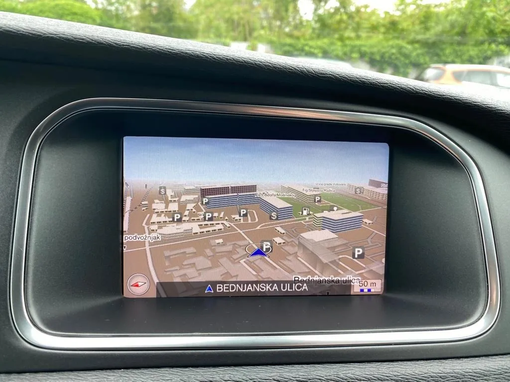 volvo v40 d3 kinetic automatik, navi, tempomat, 4x garancija!!! - slika 11