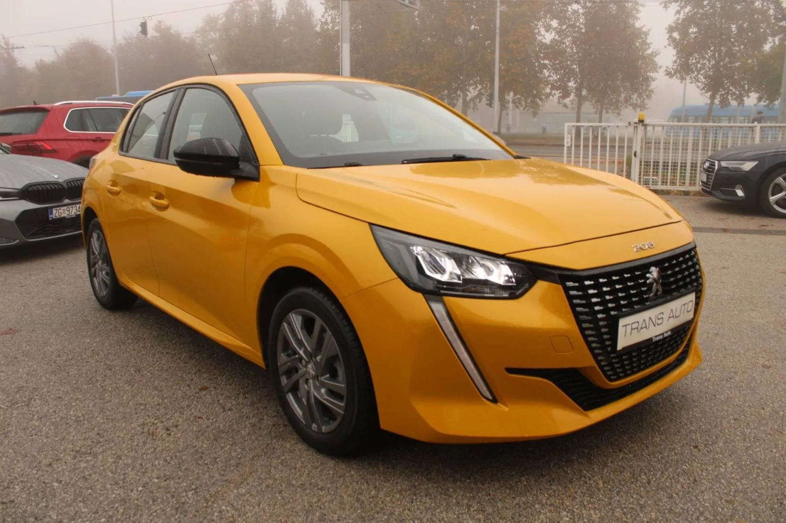 peugeot 208 1.2 puretech *led, navigacija* - slika 3
