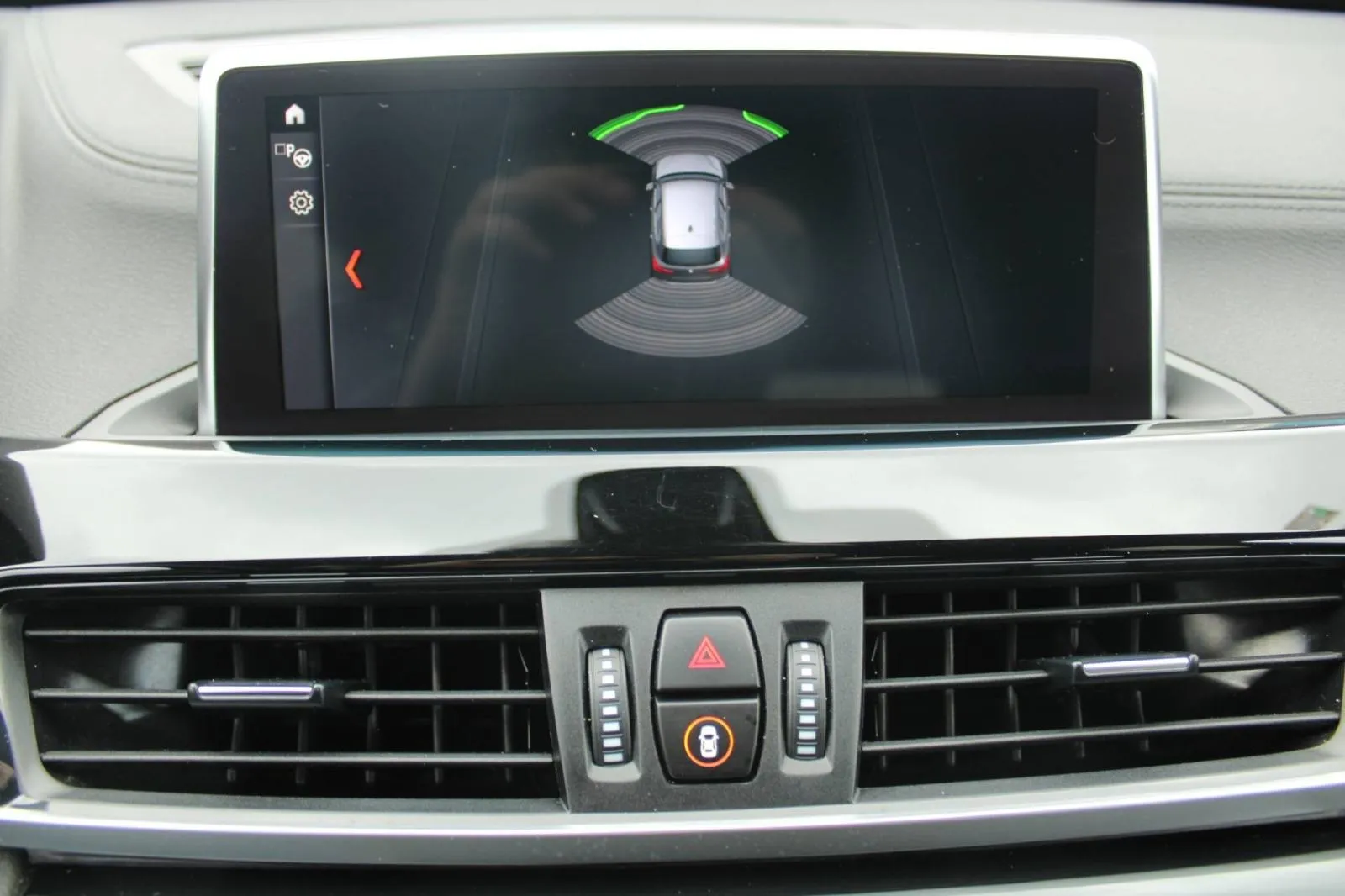 bmw x1 20d xdrive m paket automatik *led, navigacija* - slika 23