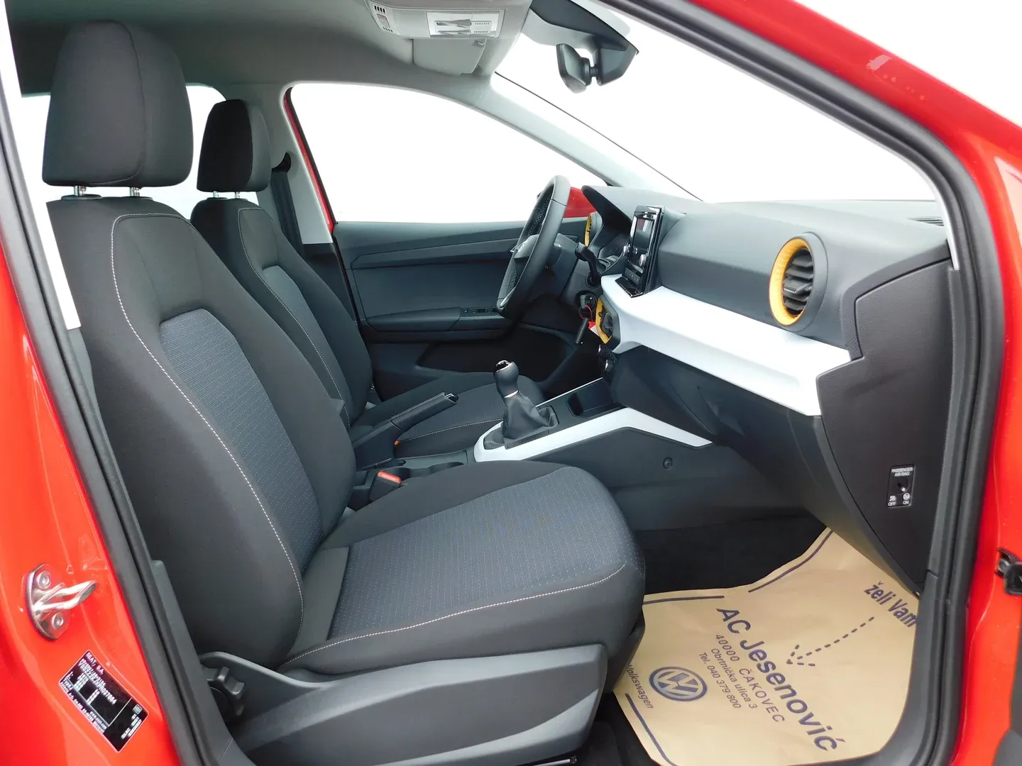 09462 seat arona 1.0 tsi style - slika 12