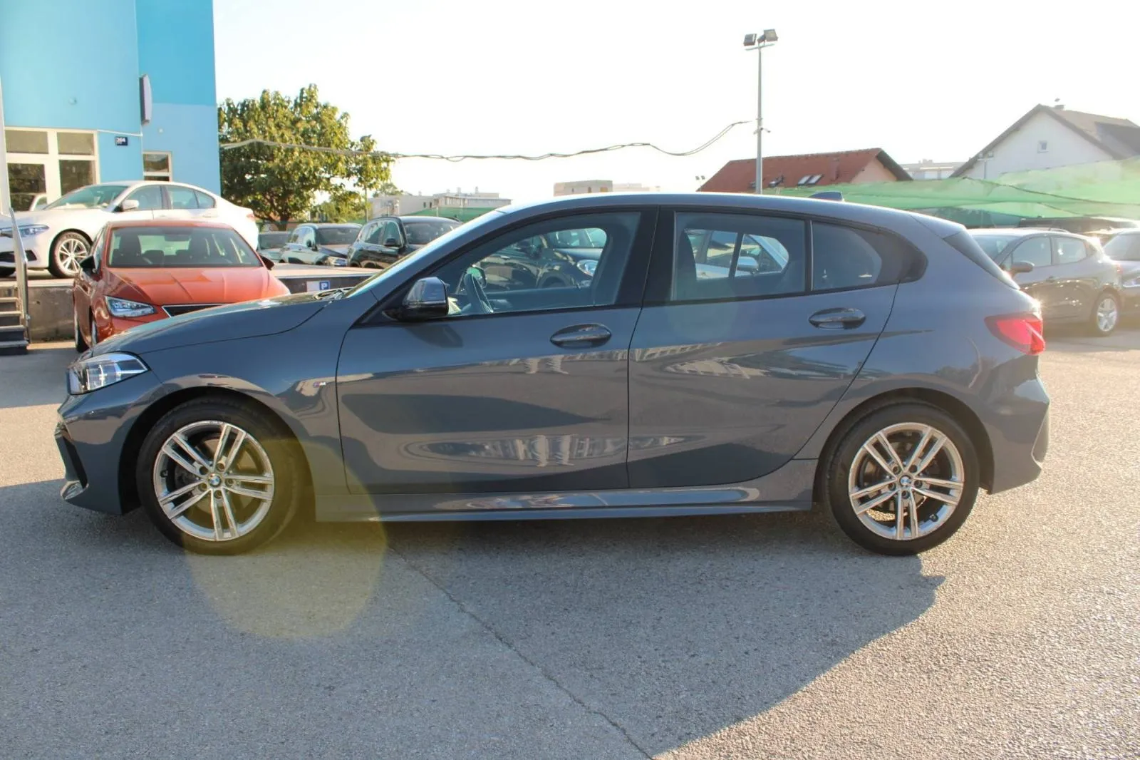 bmw serija 1 118i m paket *harman kardon, led, navigacija, kamera* - slika 8