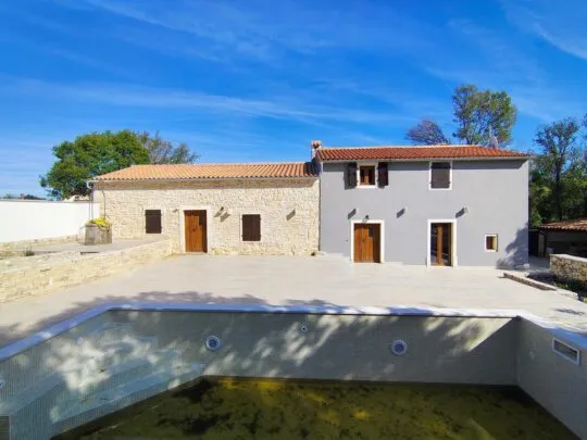 Istra Barban Kamena kuća s bazenom
