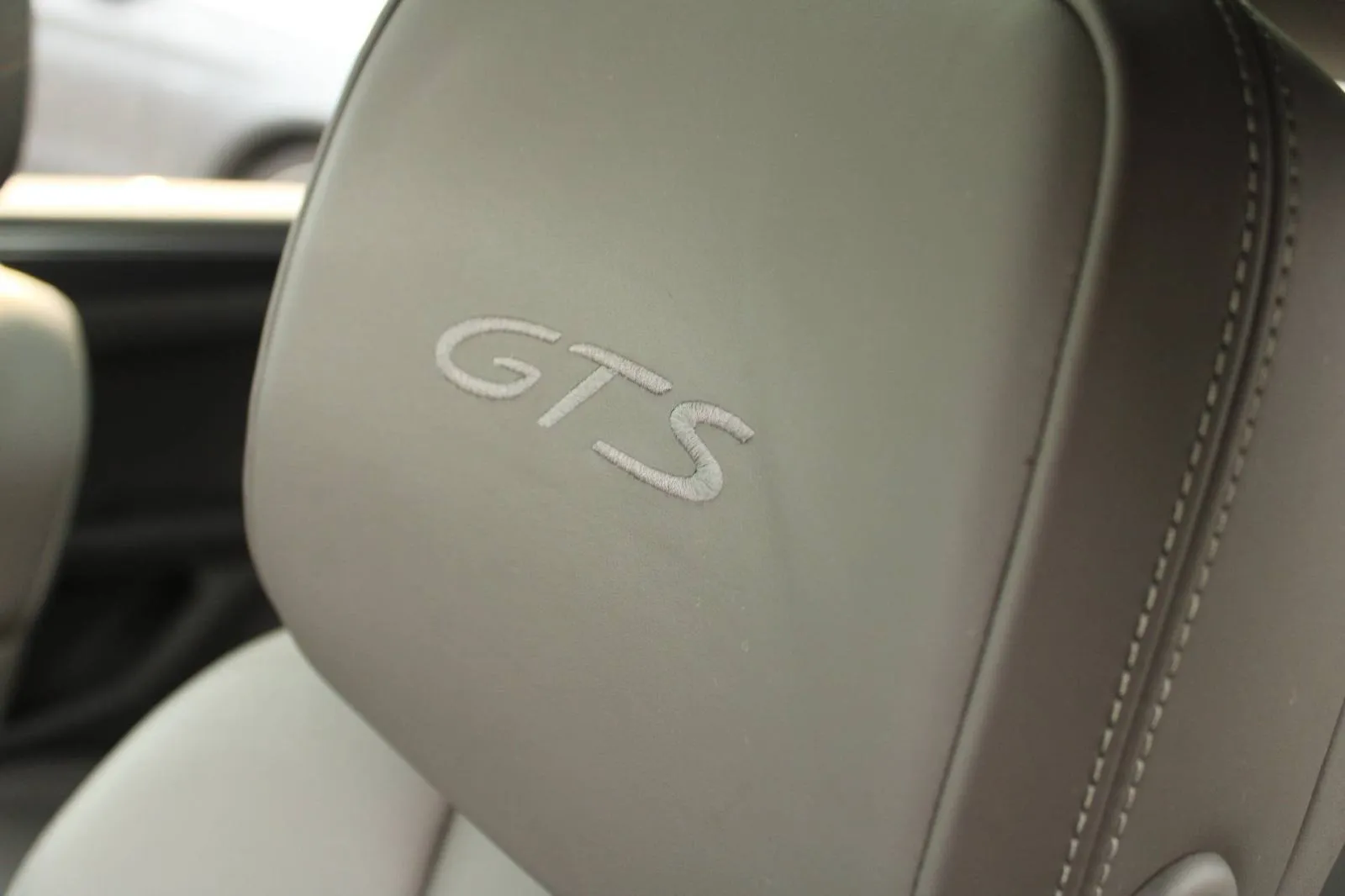 porsche macan gts 2.9 v6 *panorama, led, navigacija* - slika 20