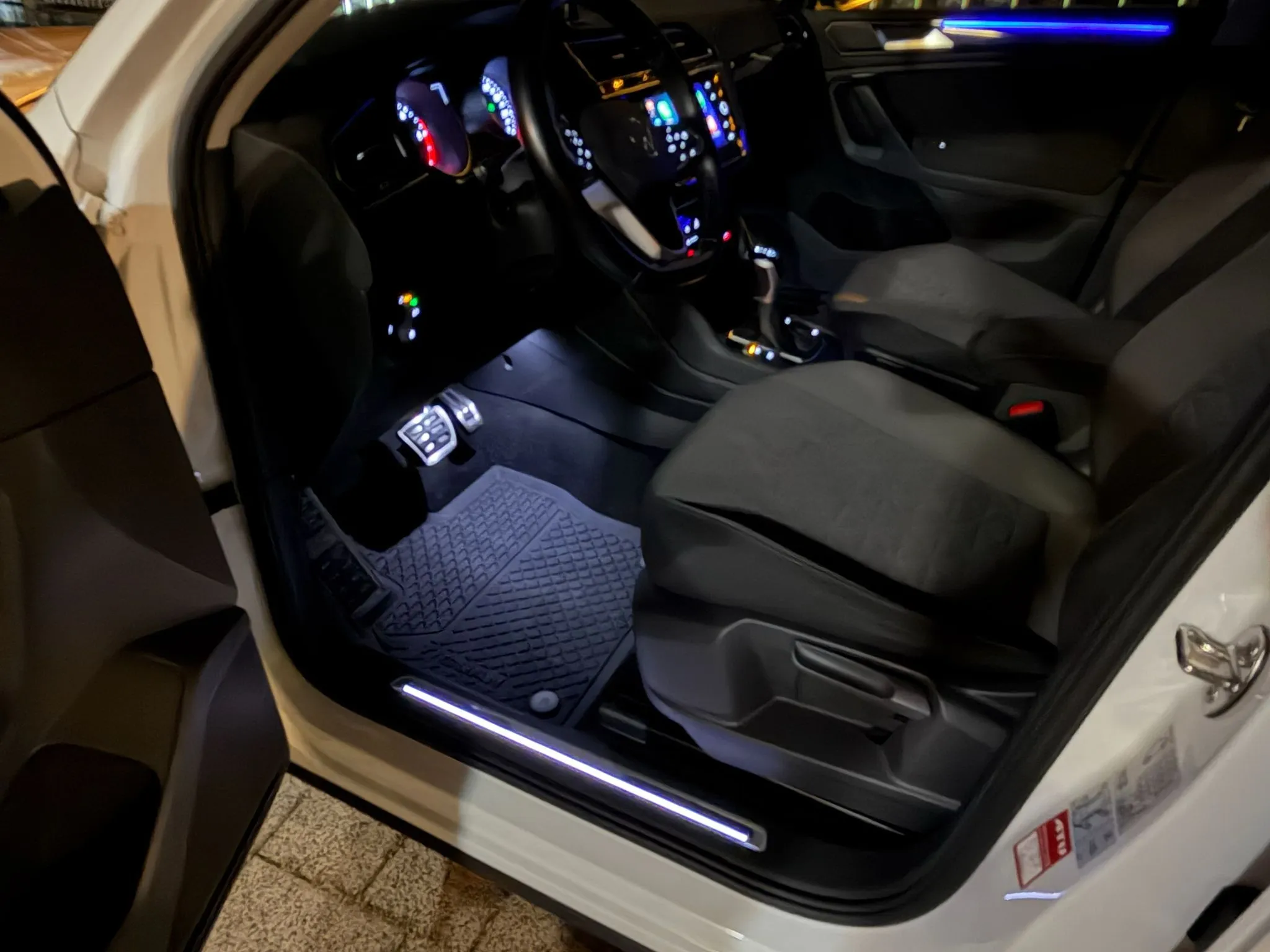 vw tiguan 2,0 tdi dsg "life",u pdv-u. - slika 25