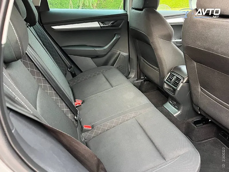 škoda karoq selection 1.5 tsi -1 vlasnik-alu-navi-led-cam - slika 12