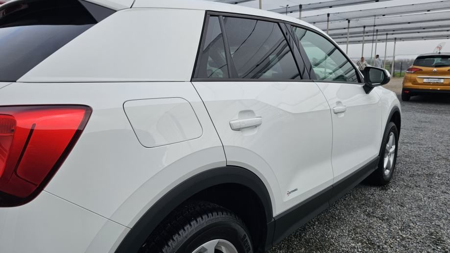 audi q2 1,0 tfsi,climtronic,tempomat,pdc,alu,43000km,hr auto,reg.9/25 - slika 9