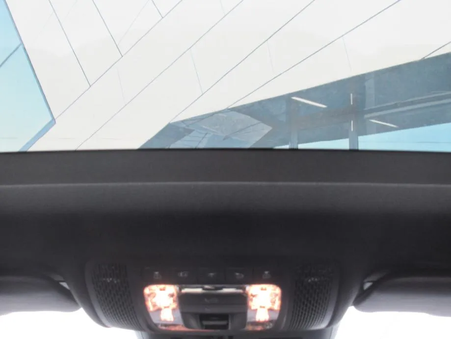 mercedes-benz cla 200 d amg line - slika 15