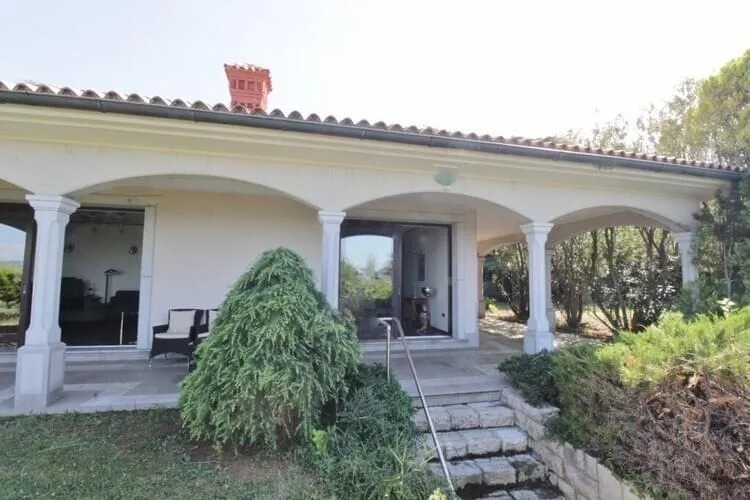 umag okolica-rijetkost na tržištu , kuća direktno na moru (prodaja) - slika 13