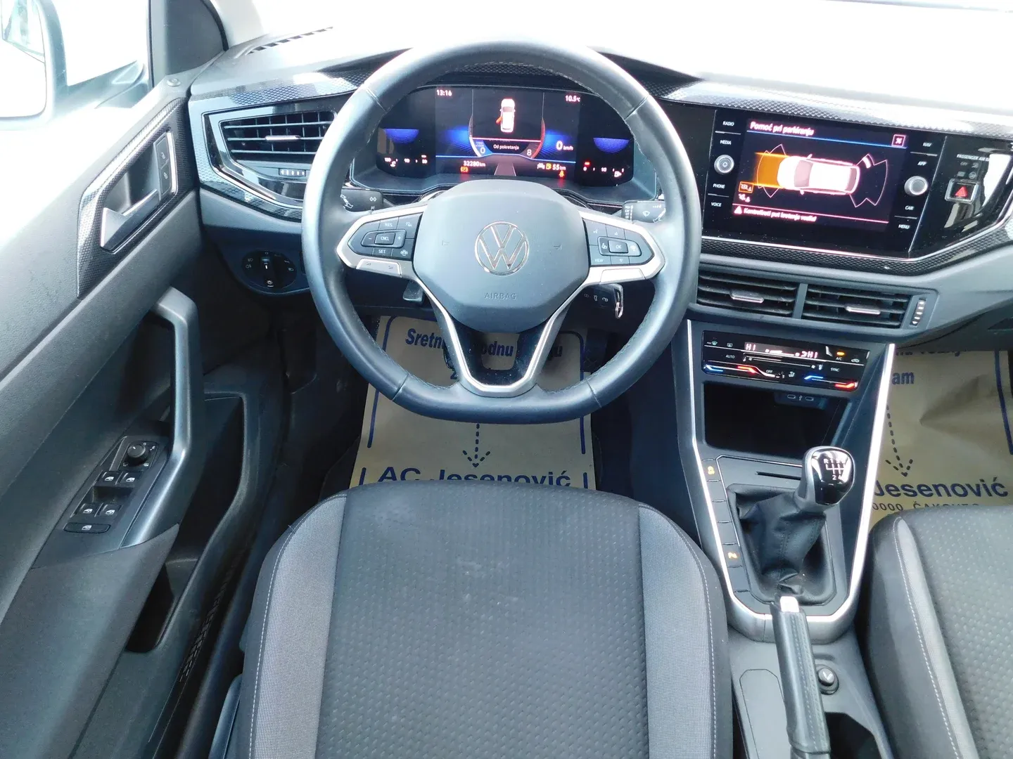 10778 volkswagen taigo 1.0 tsi life - slika 10