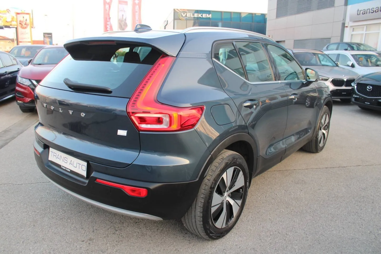 volvo xc40 t5 plug-in hybrid automatik *led, navigacija, kamera* - slika 7