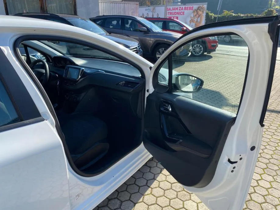 peugeot 208 1,2 affaire 4xgarancije - slika 17