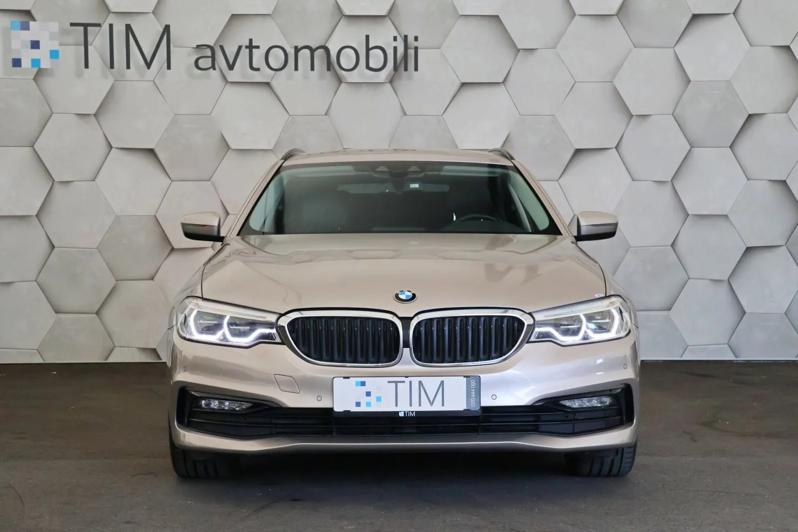 bmw serija 5 touring: 520da xdrive sportline 191km adapt.led virtual - slika 5