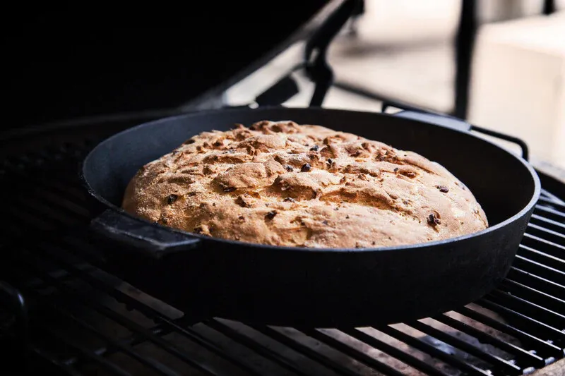 tava od lijevanog željeza (cast iron skillet) - slika 3