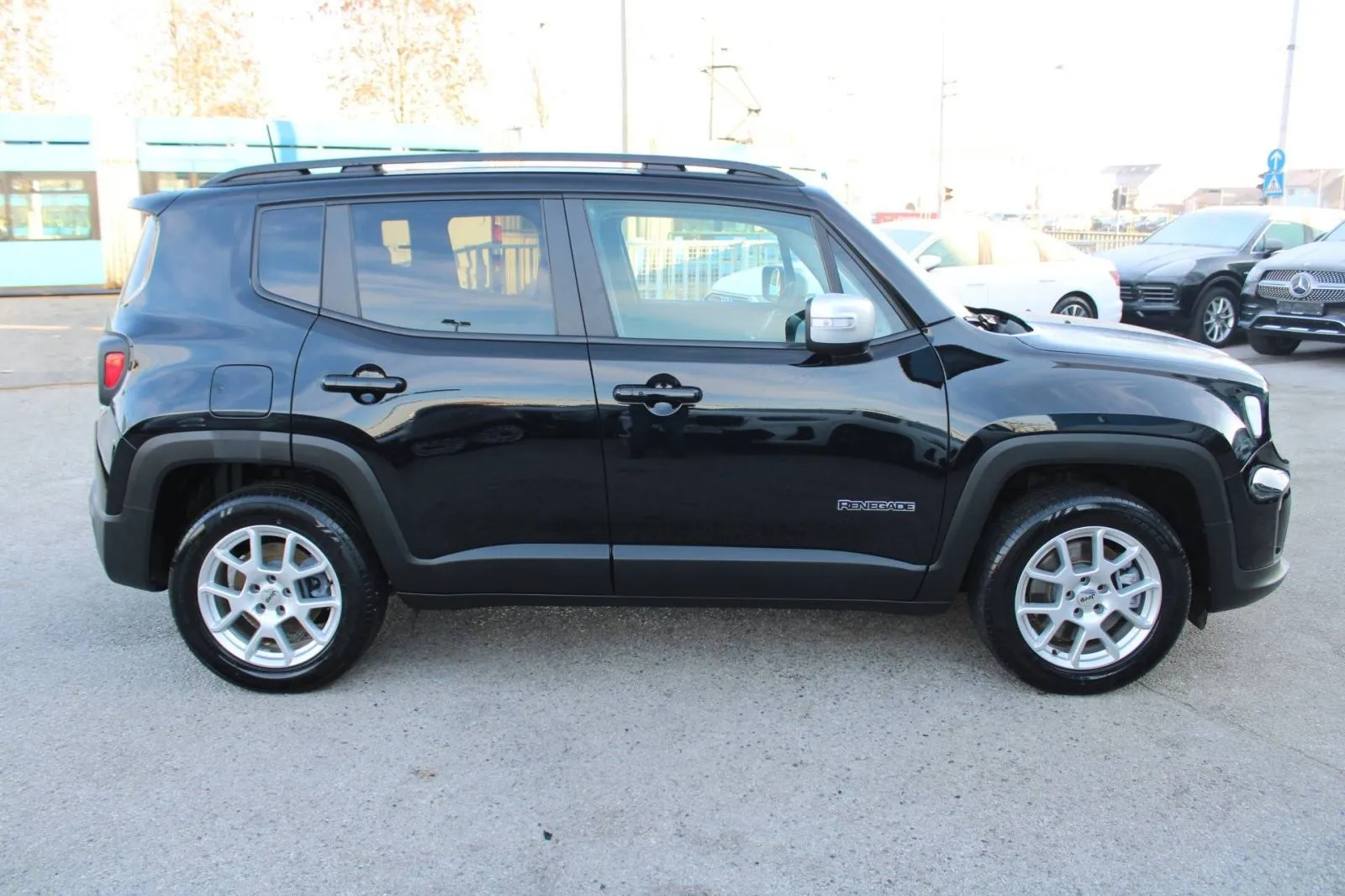 jeep renegade 1.3 t4 phev limited 4x4 automatik - slika 4
