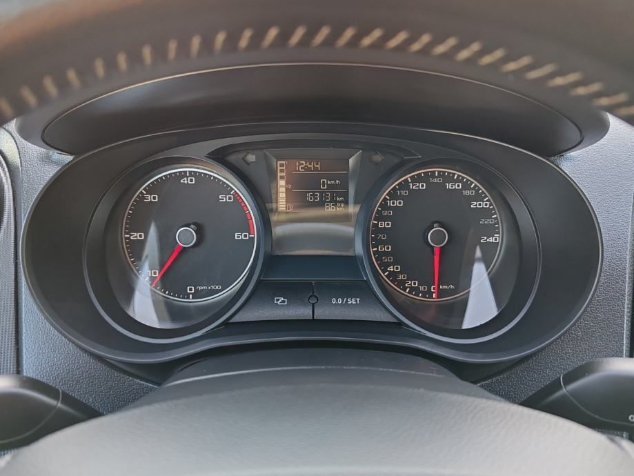 seat ibiza 1,2 tdi,2014 god,161000 km,klima,kartice - slika 16