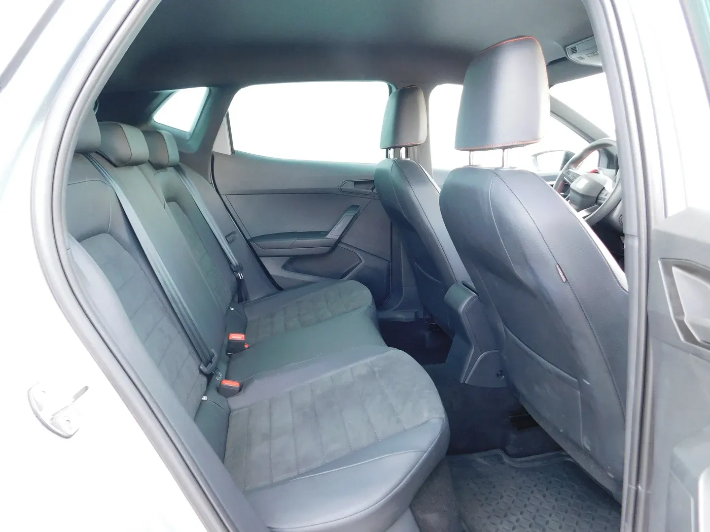 10869 seat ibiza 1.0 tsi fr - slika 13