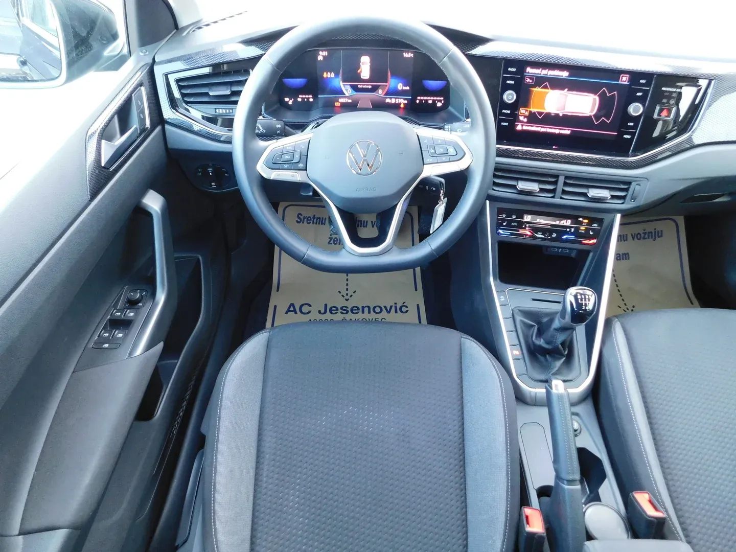 10896 volkswagen taigo 1.0 tsi life - slika 10
