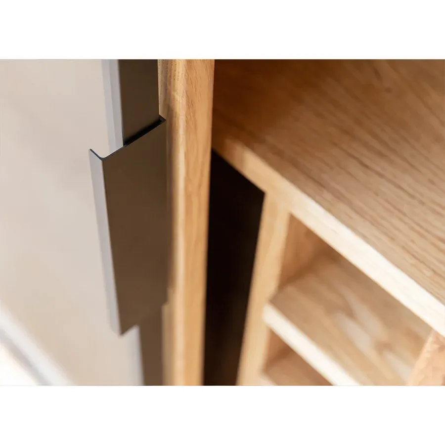 komoda modern loft 101x45cm sa staklom, materijal: masivno drvo hrast - slika 6