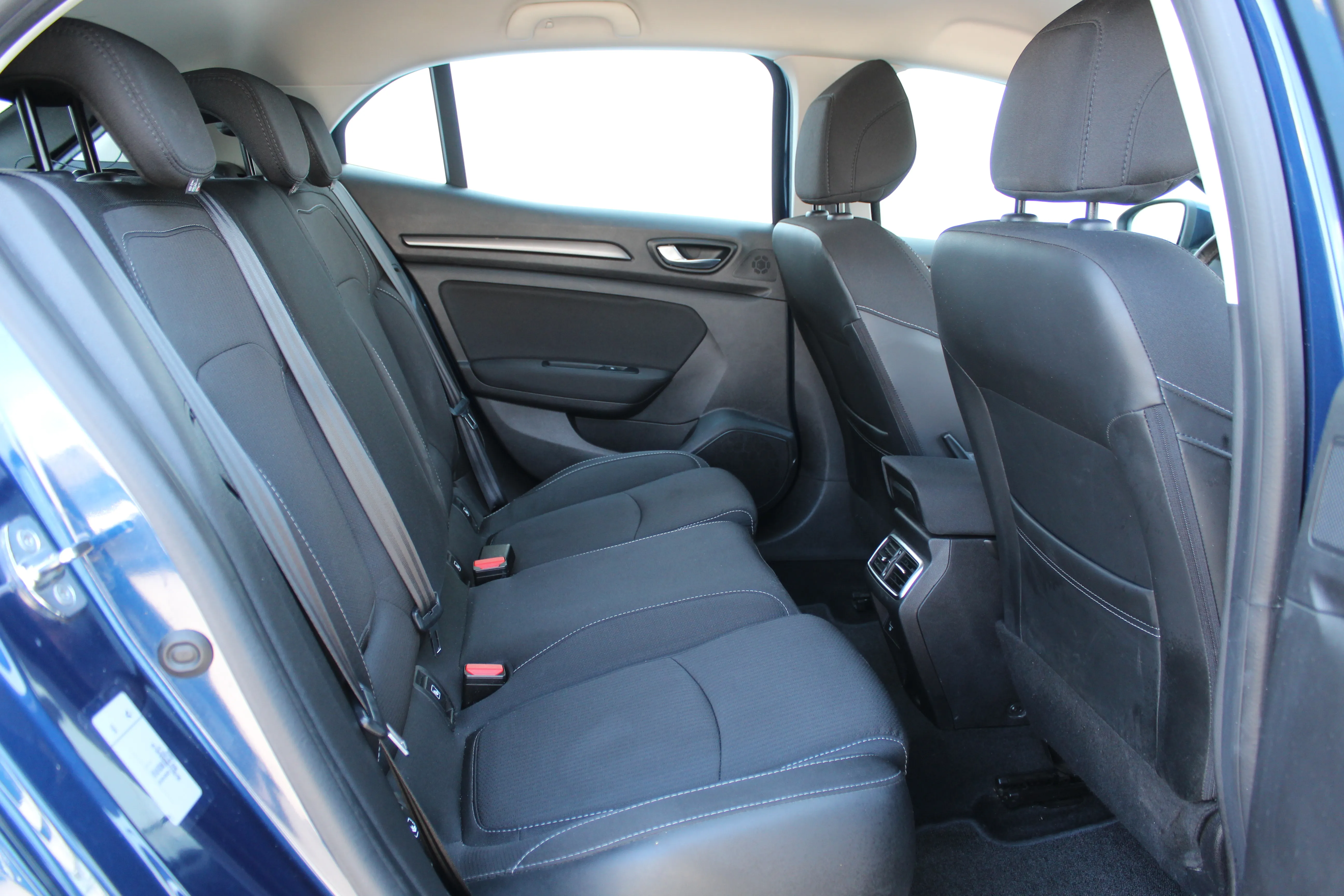 13177 renault mégane berline blue dci 115 edition one - slika 11