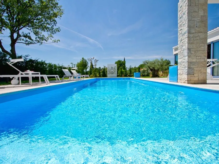 lovreč-dizajnerska vila na prodaji (prodaja) - slika 4