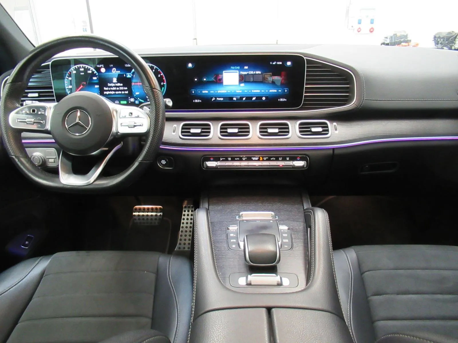 mercedes-benz gle coupe 350 de 4m amg line/night/memory/pano/keyless - slika 18