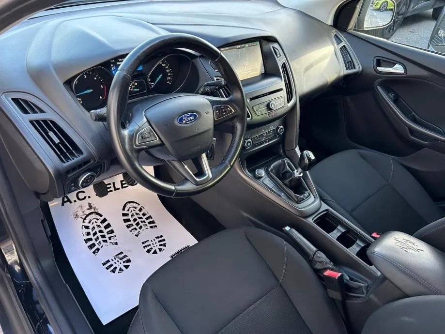 ford focus 1,5 tdci - 2015 - 140.000km - navi - servisna - reg 1 god! - slika 14