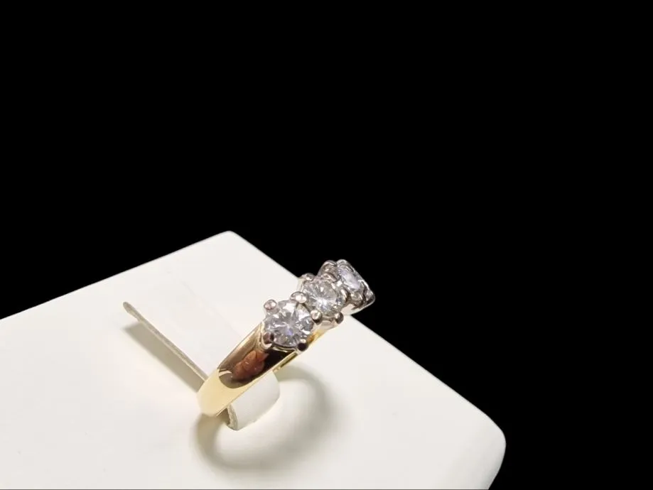 zlatni prsten .750 sa dijamantima 1.20ct / r1, rate !! - slika 2