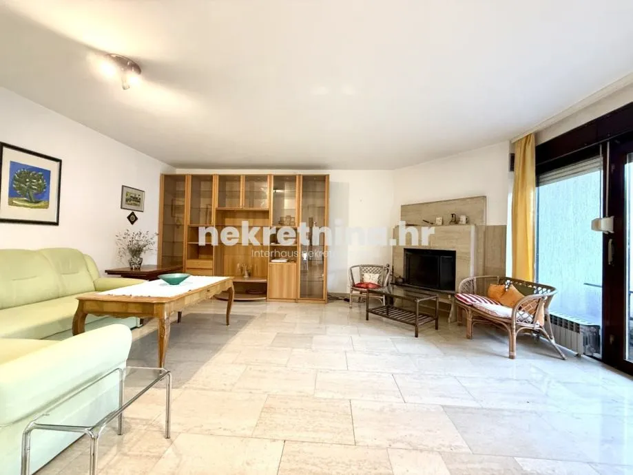 najam - remete, kameniti stol | 4-soban stan 120 m² | vrt | parking - slika 2