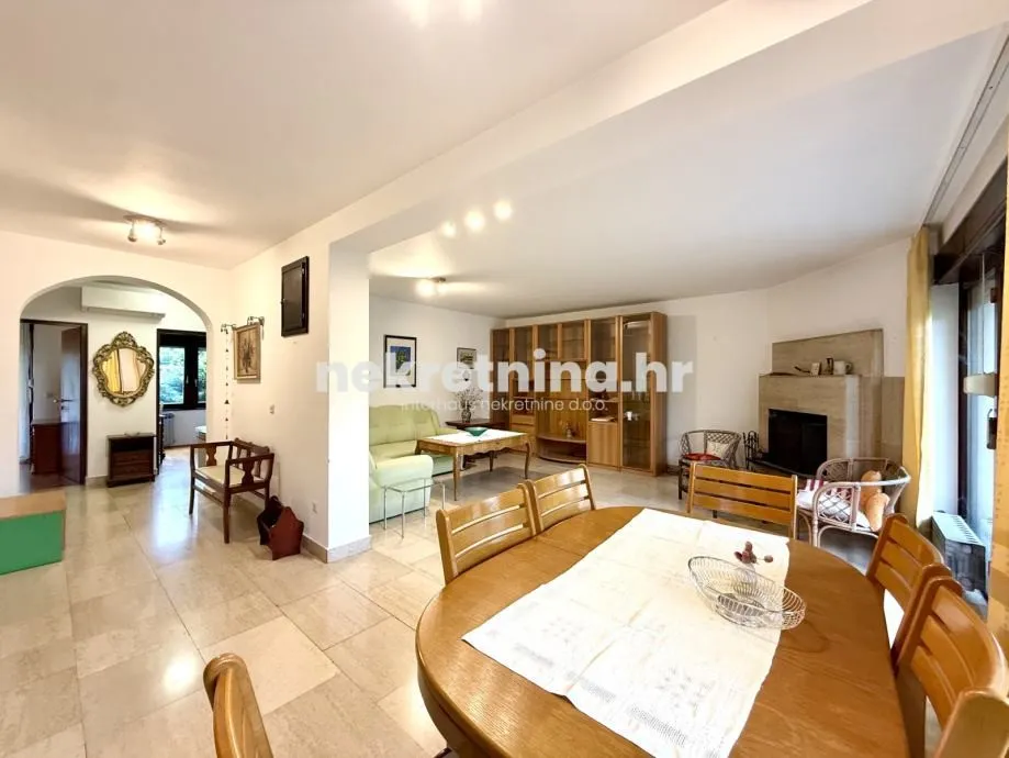 najam - remete, kameniti stol | 4-soban stan 120 m² | vrt | parking - slika 4