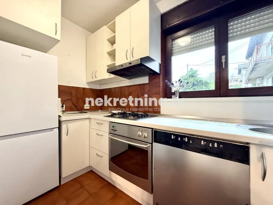 najam - remete, kameniti stol | 4-soban stan 120 m² | vrt | parking - slika 11