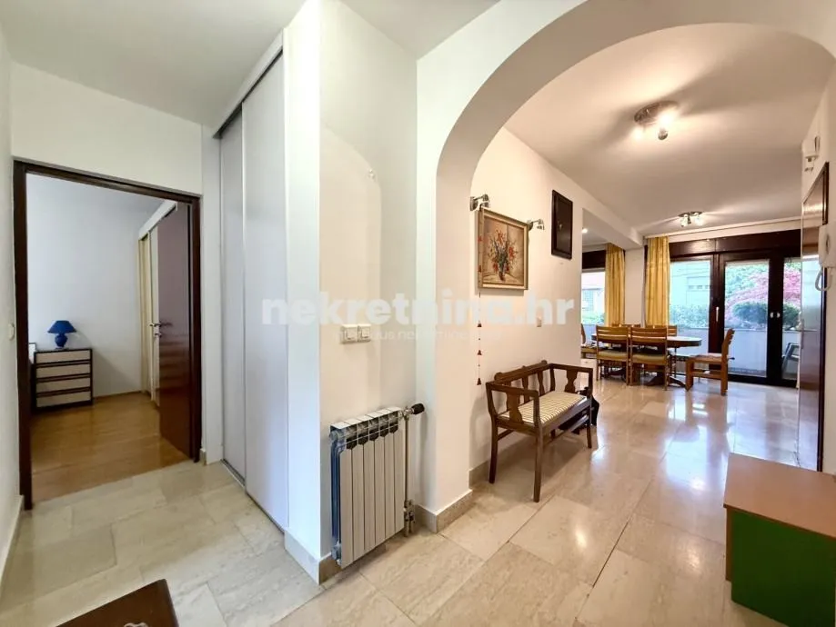 najam - remete, kameniti stol | 4-soban stan 120 m² | vrt | parking - slika 19