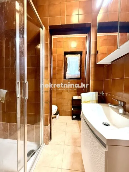 najam - remete, kameniti stol | 4-soban stan 120 m² | vrt | parking - slika 21