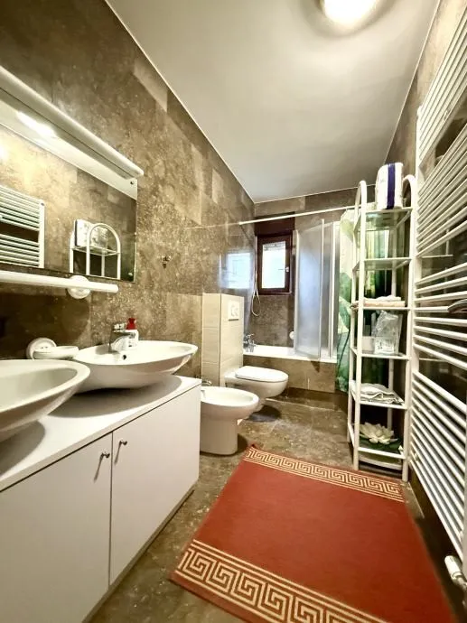 najam - remete, kameniti stol | 4-soban stan 120 m² | vrt | parking - slika 17