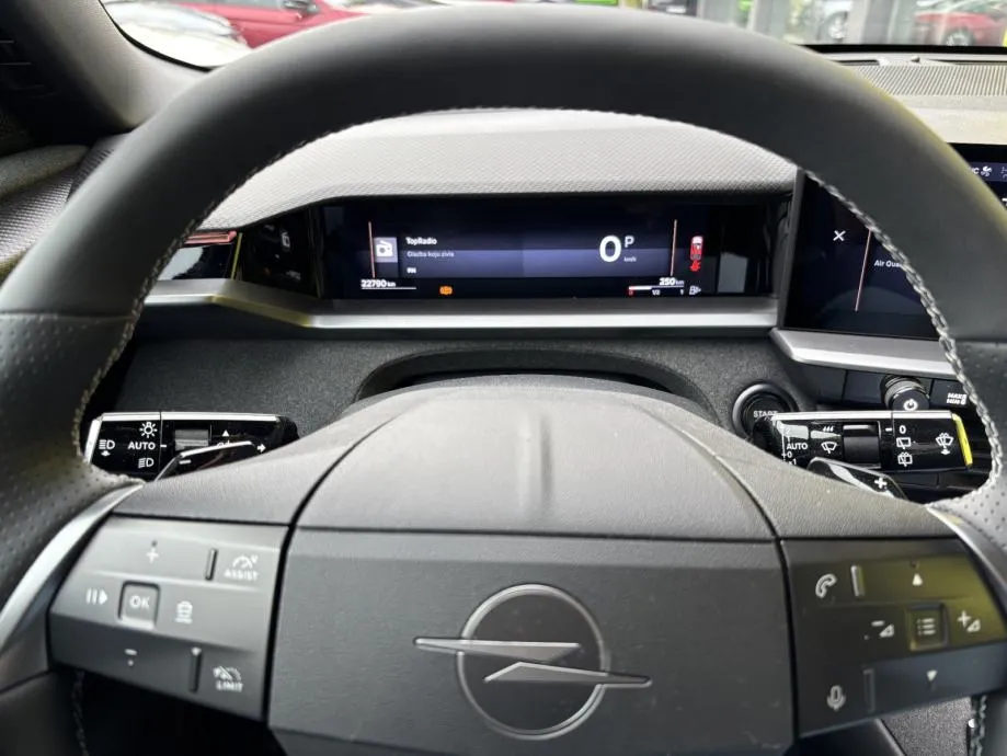opel grandland gs f 1,2 xht mhev at - slika 13