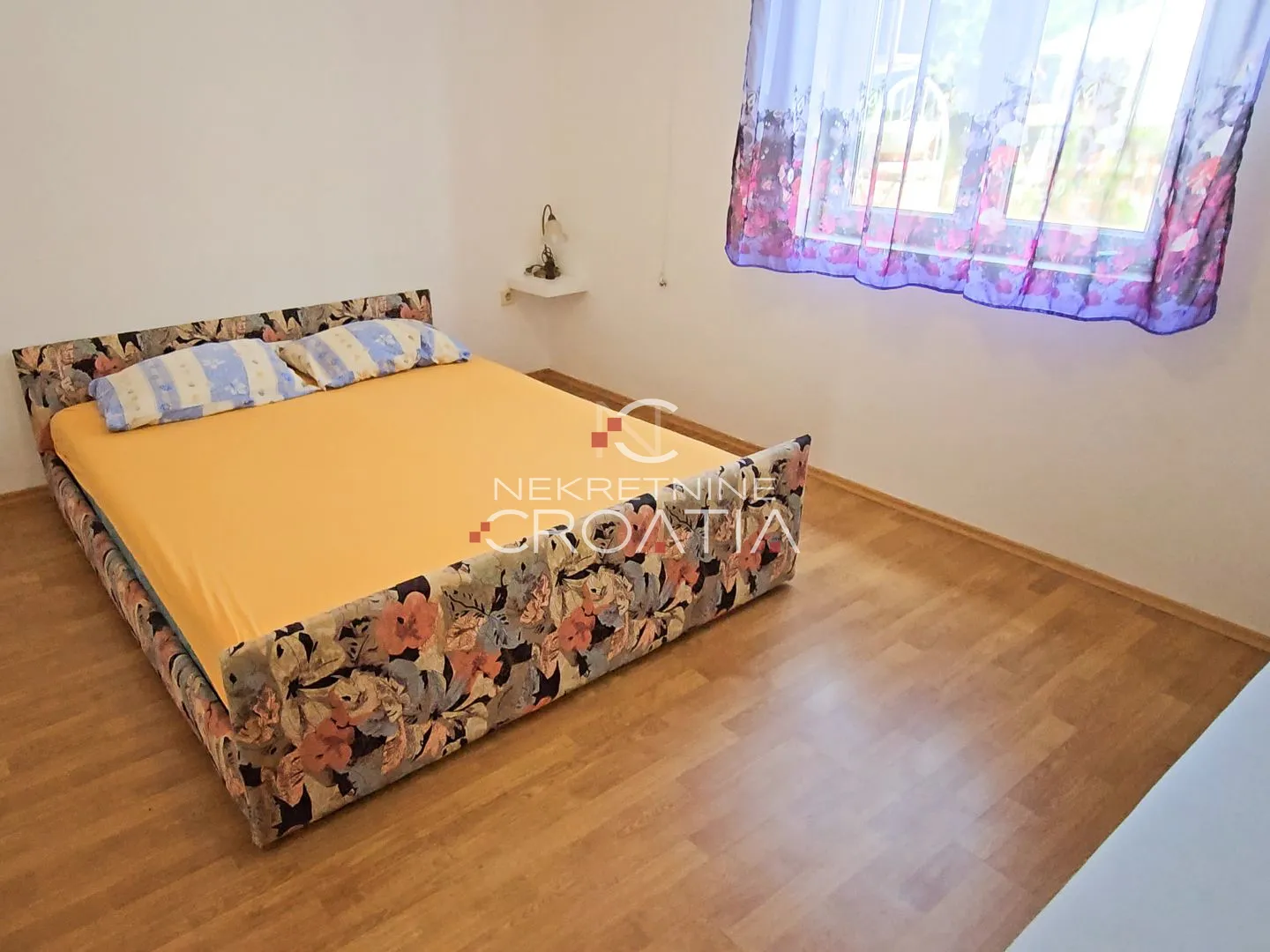 prizna: 1. red do mora, 3 apartmana! - slika 10